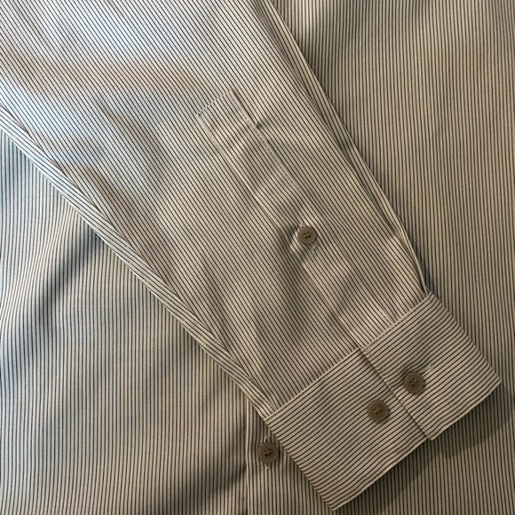 CALVIN KLEIN • Body Fit Dress Shirt - Picture 2 of 5